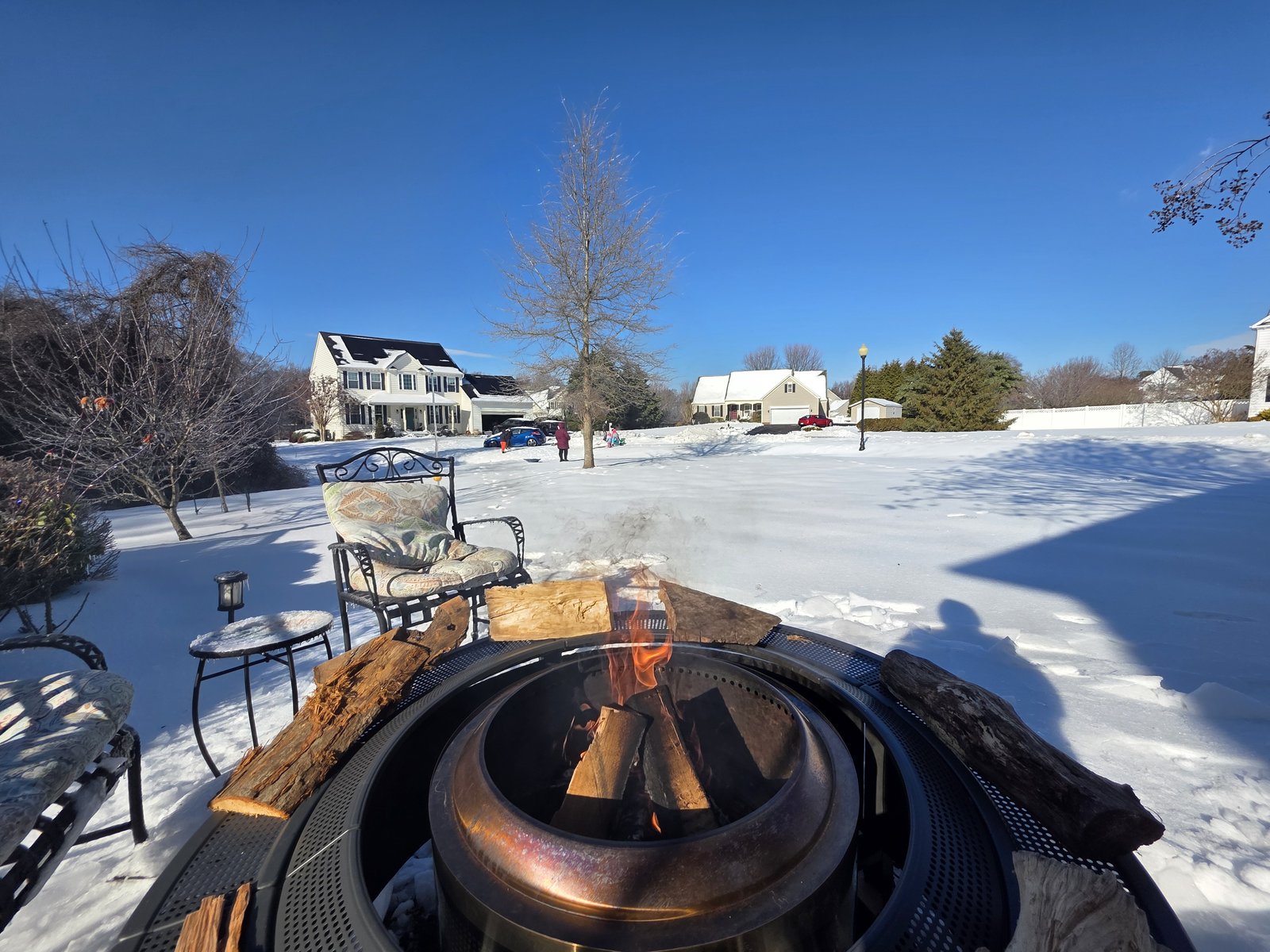 Yukon Surround burning in the snow